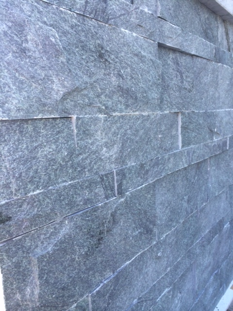 Ramella Graniti Serpentino a spacco