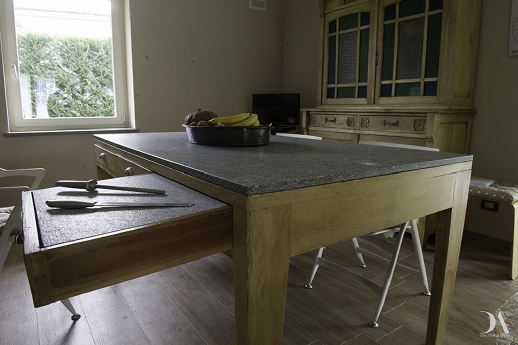 Ramella Graniti Piano tavolo in pietra