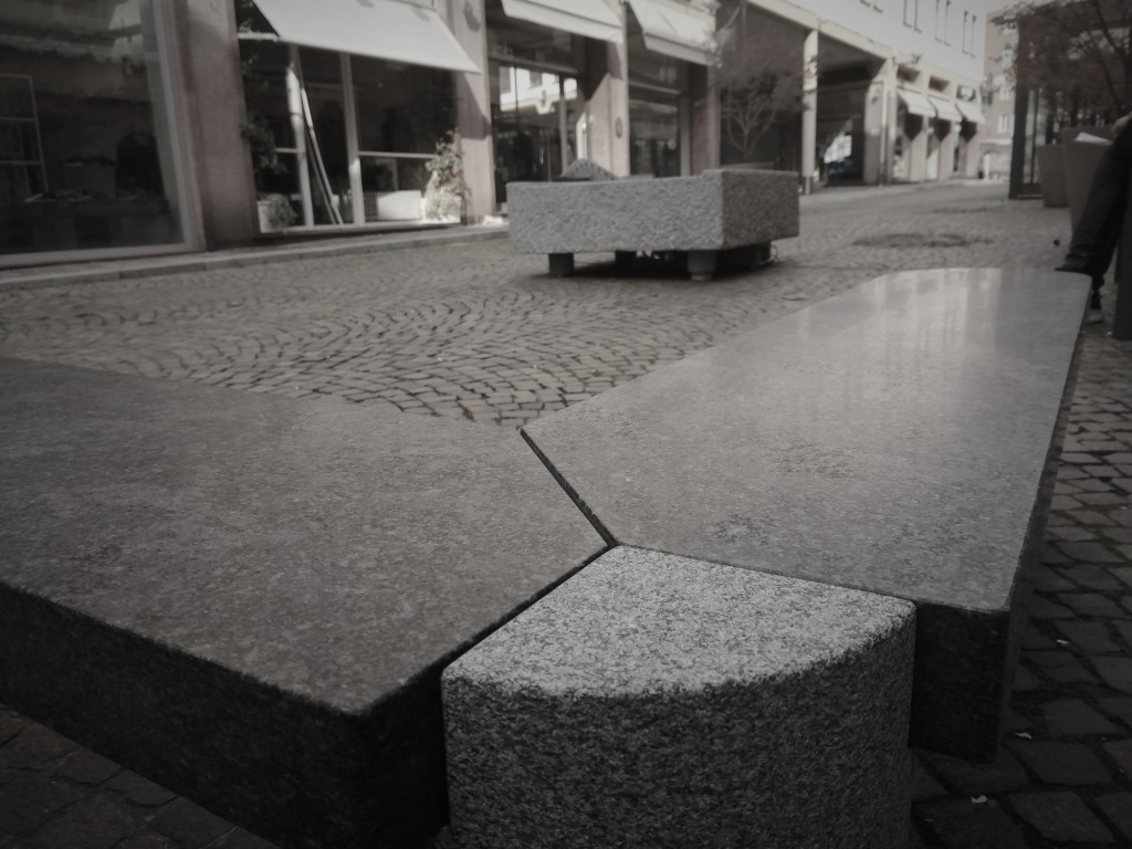 Ramella Graniti Nero Urbano - Corner