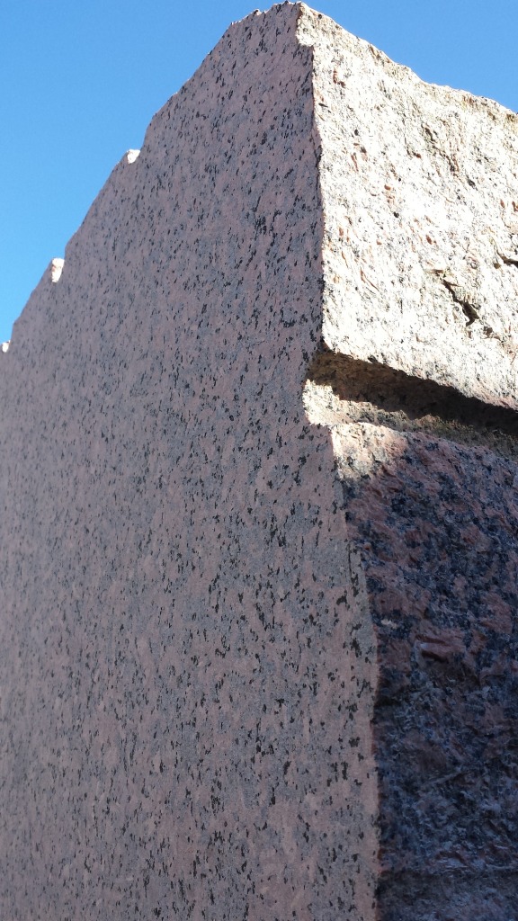 Ramella Graniti Blocco Rosso Balmoral