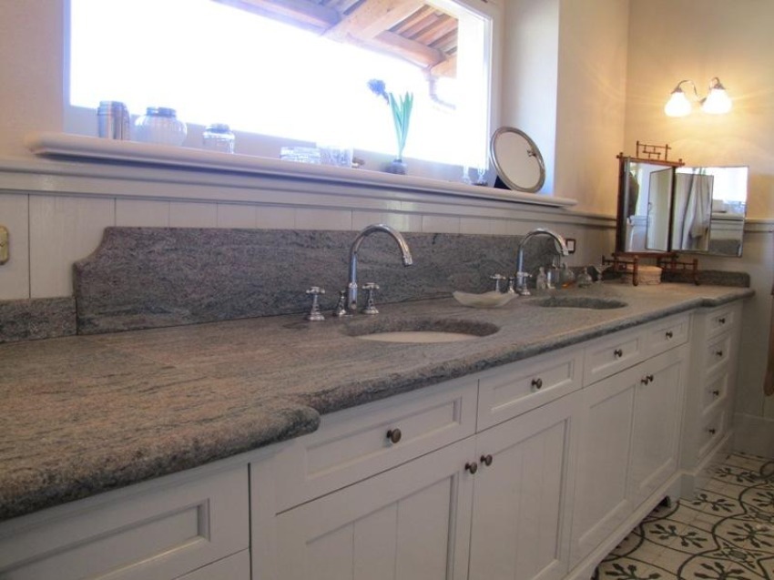 Ramella Graniti piano top bagno verde tropical1