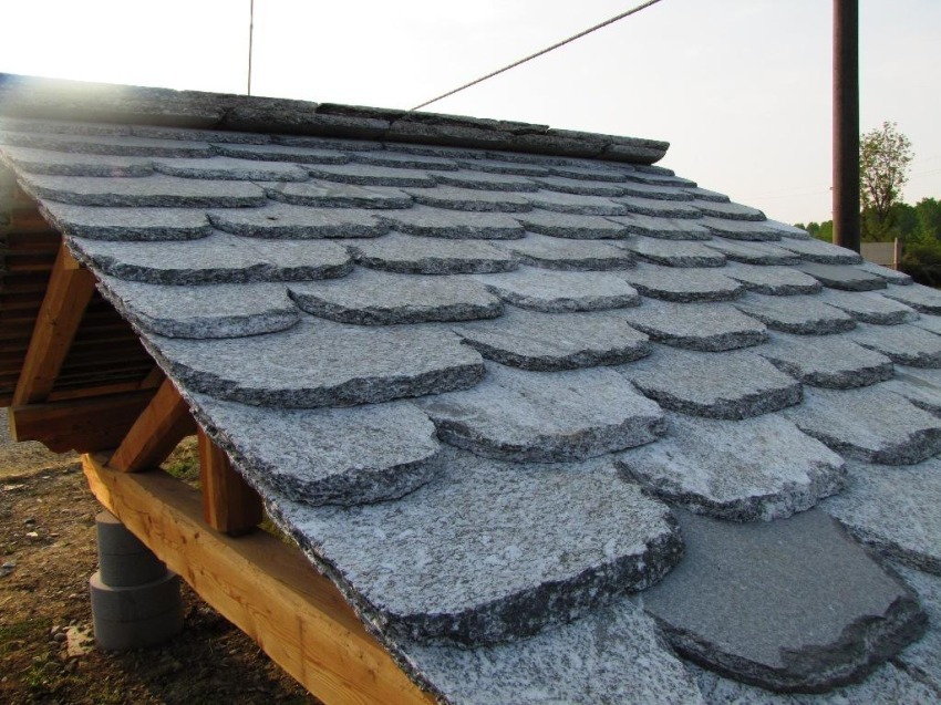 Ramella Graniti sarizzo_lastre sbarbate per coperture_01