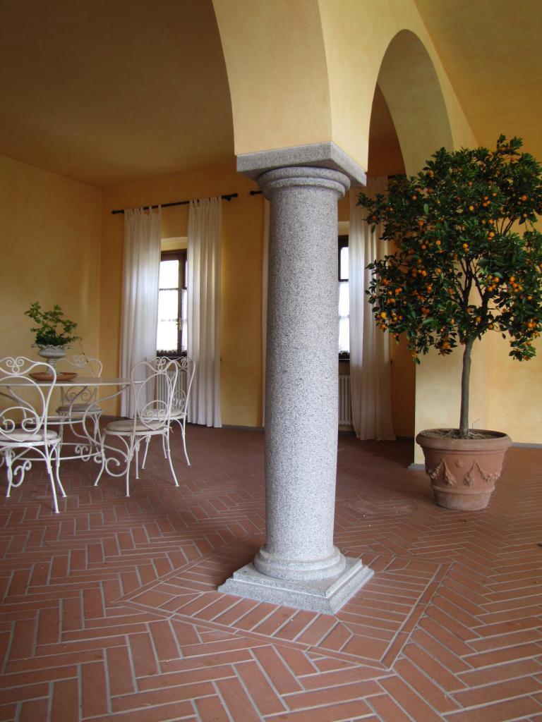 Ramella Graniti Colonna Sienite