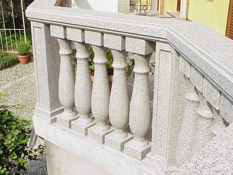 Ramella Graniti Balustrade in bush-hammered and shot sienite