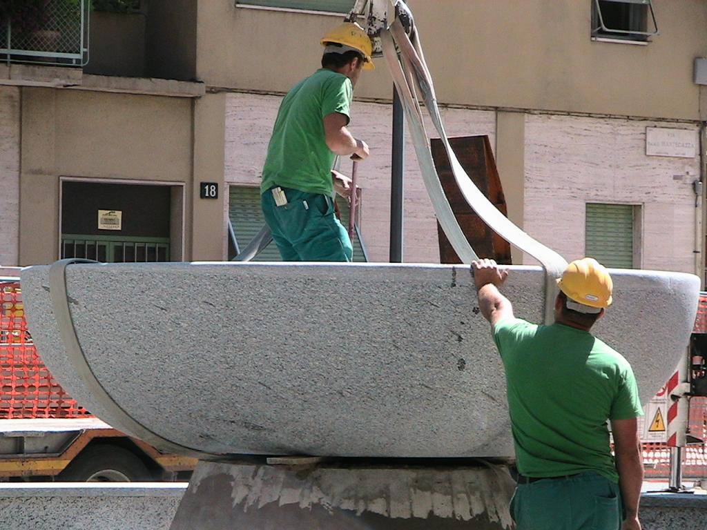 Ramella Graniti Vascone di 3 metri di diametro - posa