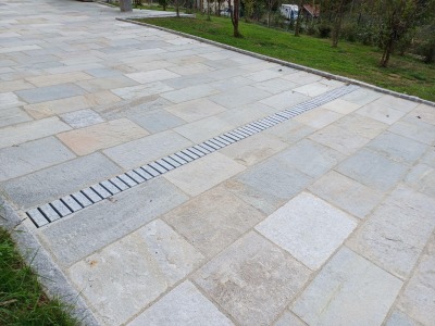 Ramella Graniti CarGo driveway stone grate for private villa