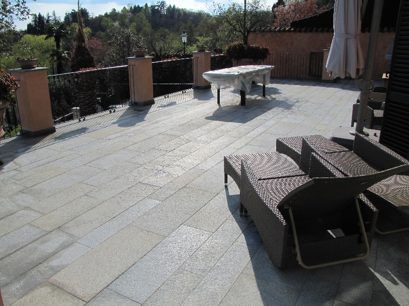 Ramella Graniti Pavimento multicorrere in Luserna