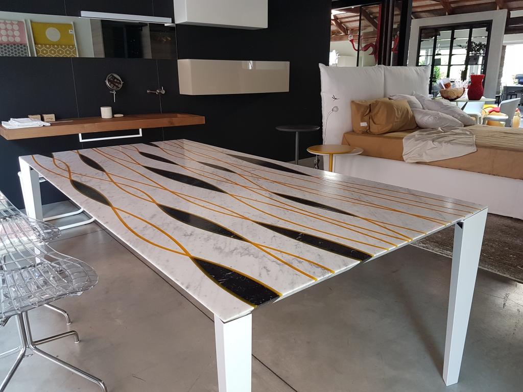 Ramella Graniti WHITE WAVE table