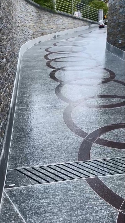 Ramella Graniti CarGo grate 45° cut for private villa