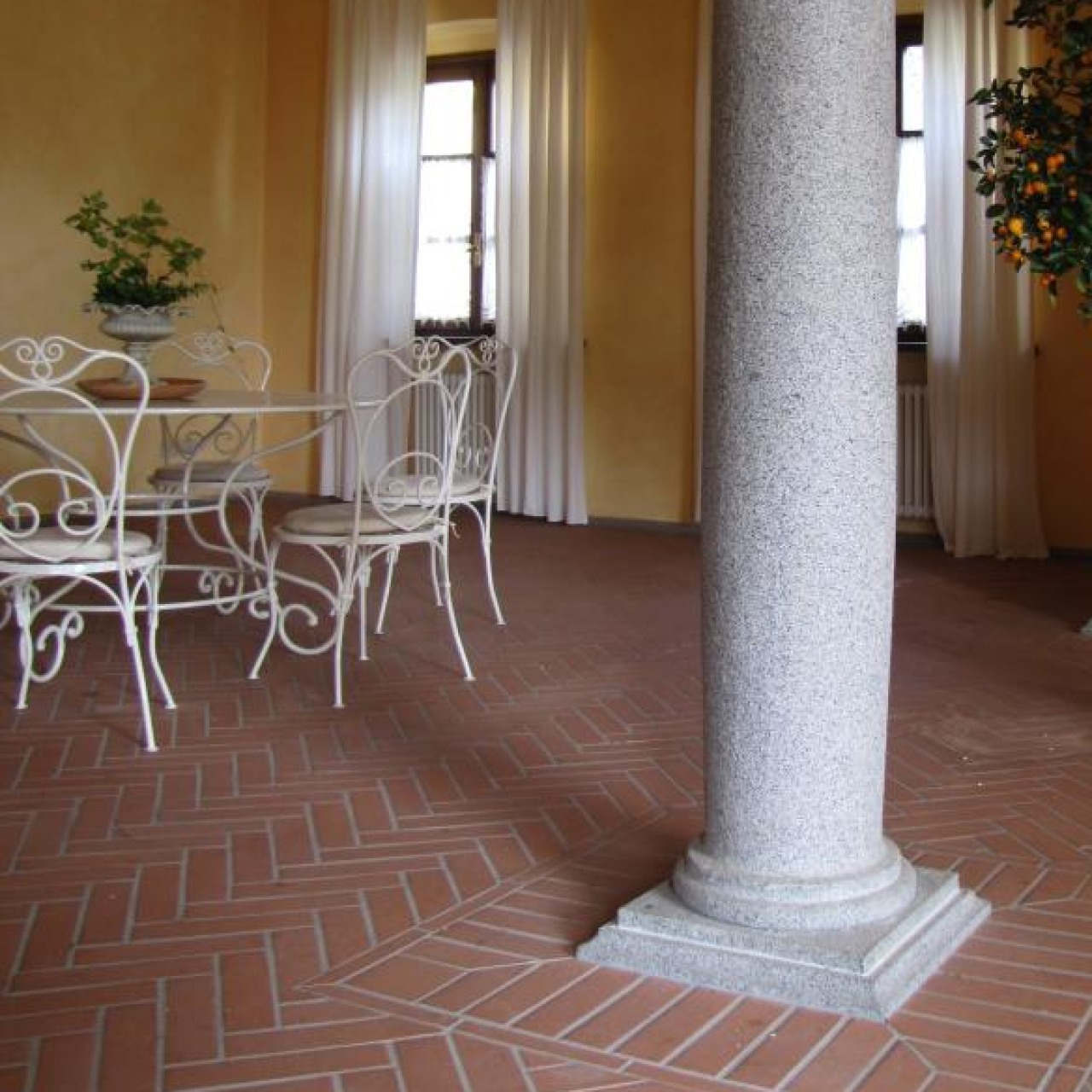 Ramella Graniti Colonna Sienite