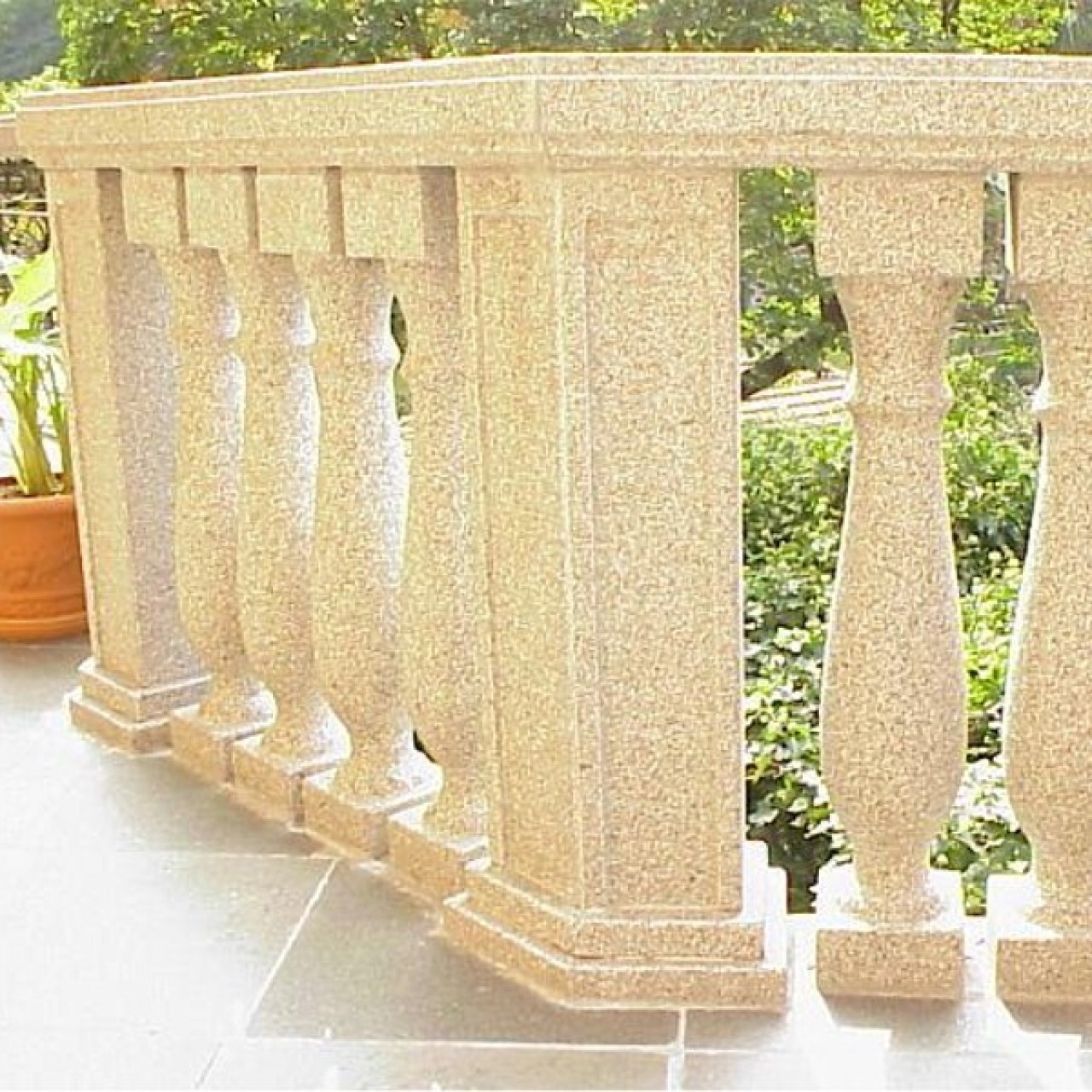 Ramella Graniti Balustrade in bush-hammered and shot syenite