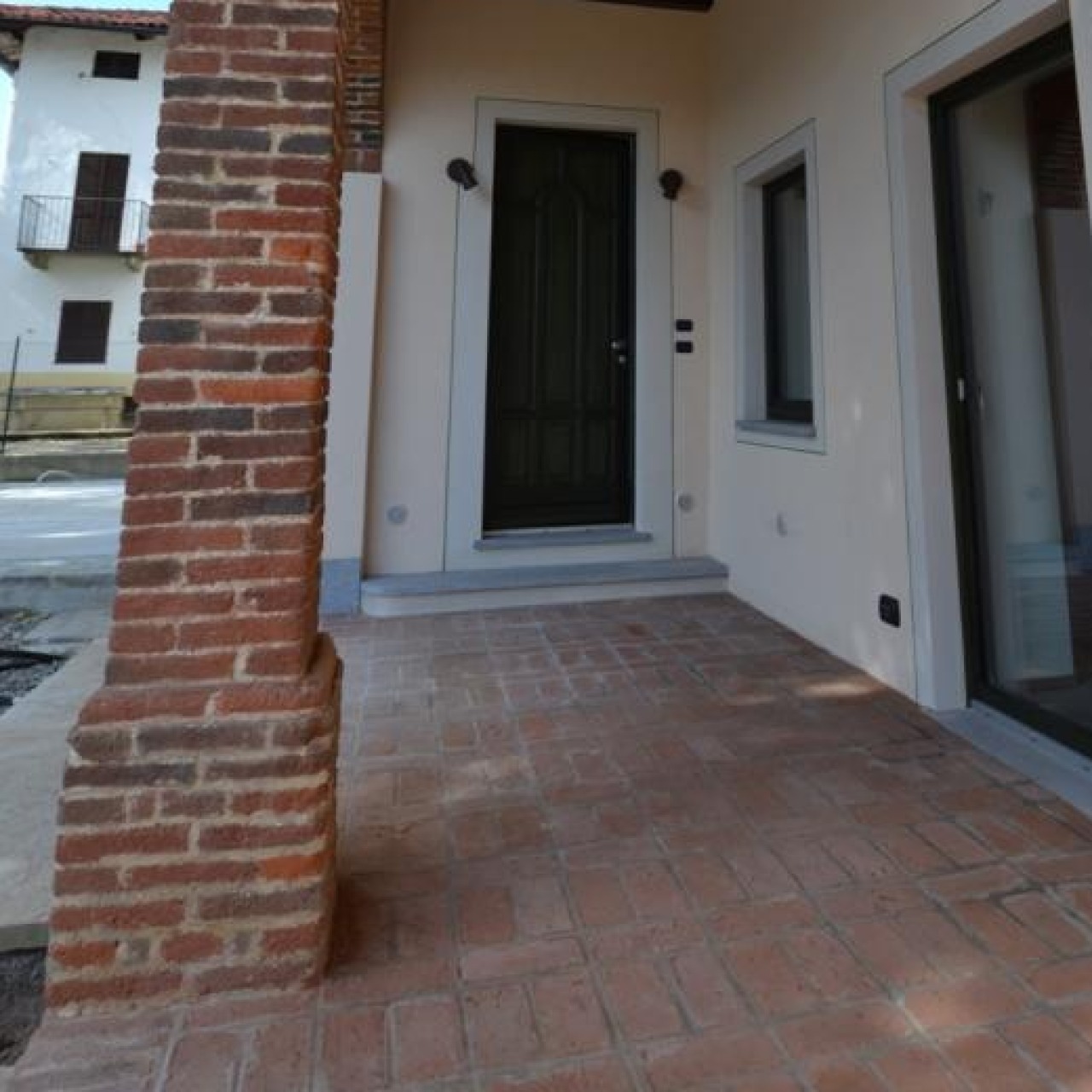 Ramella Graniti Entrata e balcone con apertura