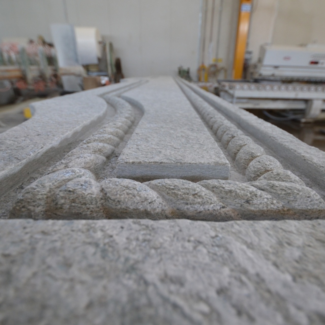Ramella Graniti Architrave sagomato di 5.60 mt.