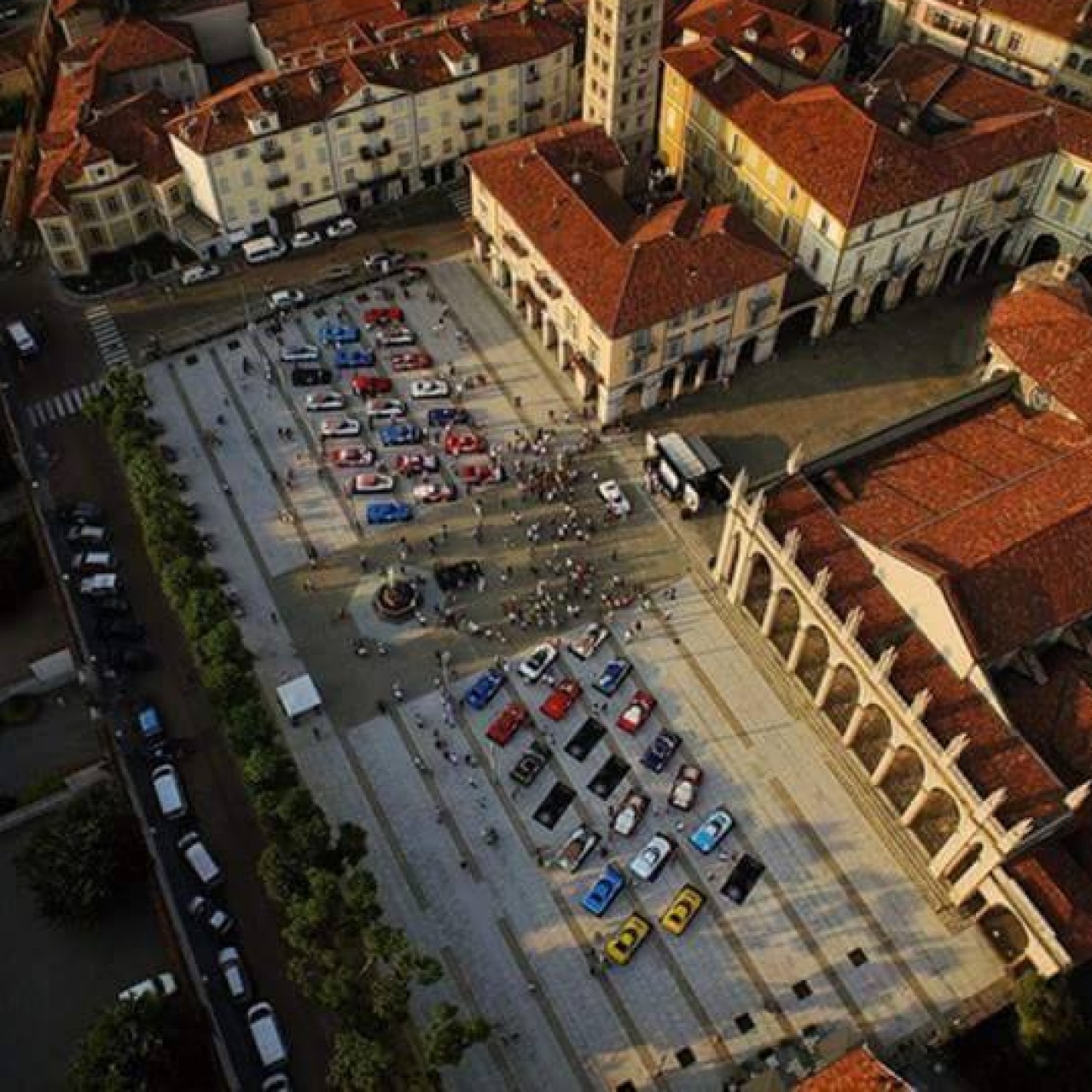 Ramella Graniti Raduno mondiale Lancia Stratos in Piazza Duomo a Biella