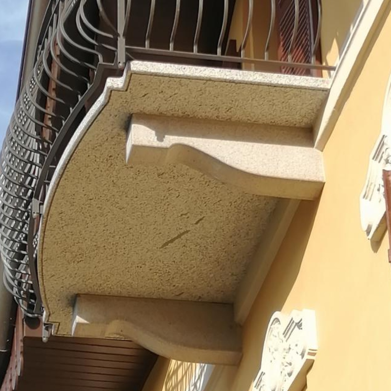 Ramella Graniti Balcone e modiglioni sagomati