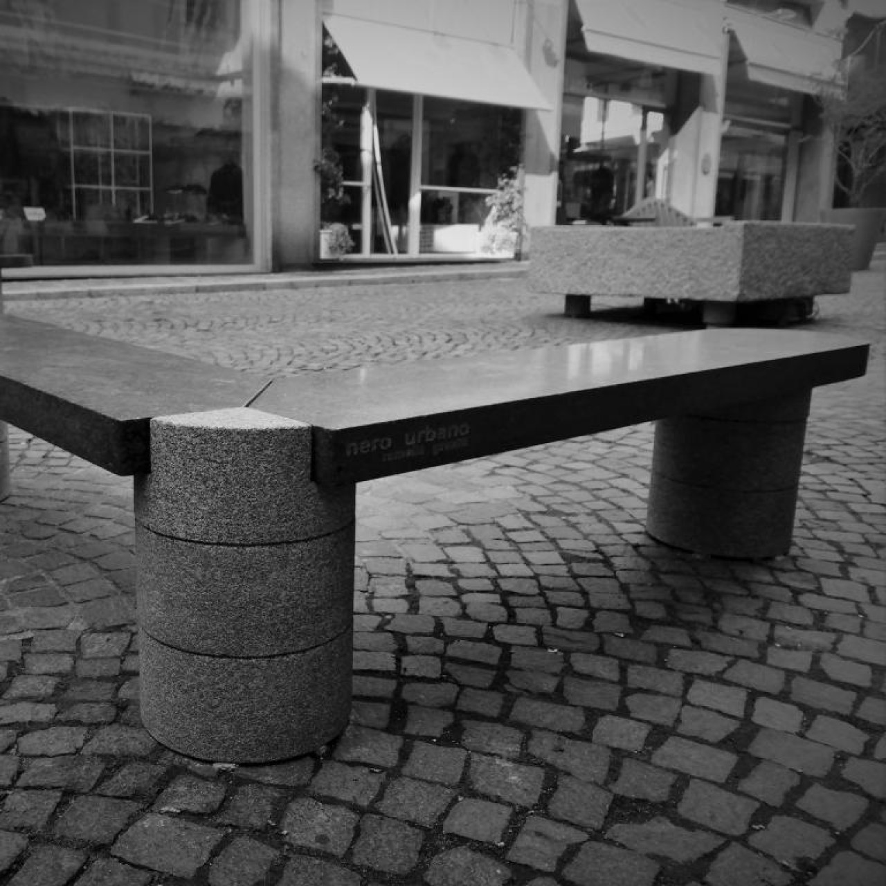Ramella Graniti Nero Urbano - Corner
