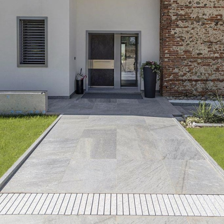 Ramella Graniti Realizations CarGo Sfioro pedestrian and vehicular Stone Grate _Villa