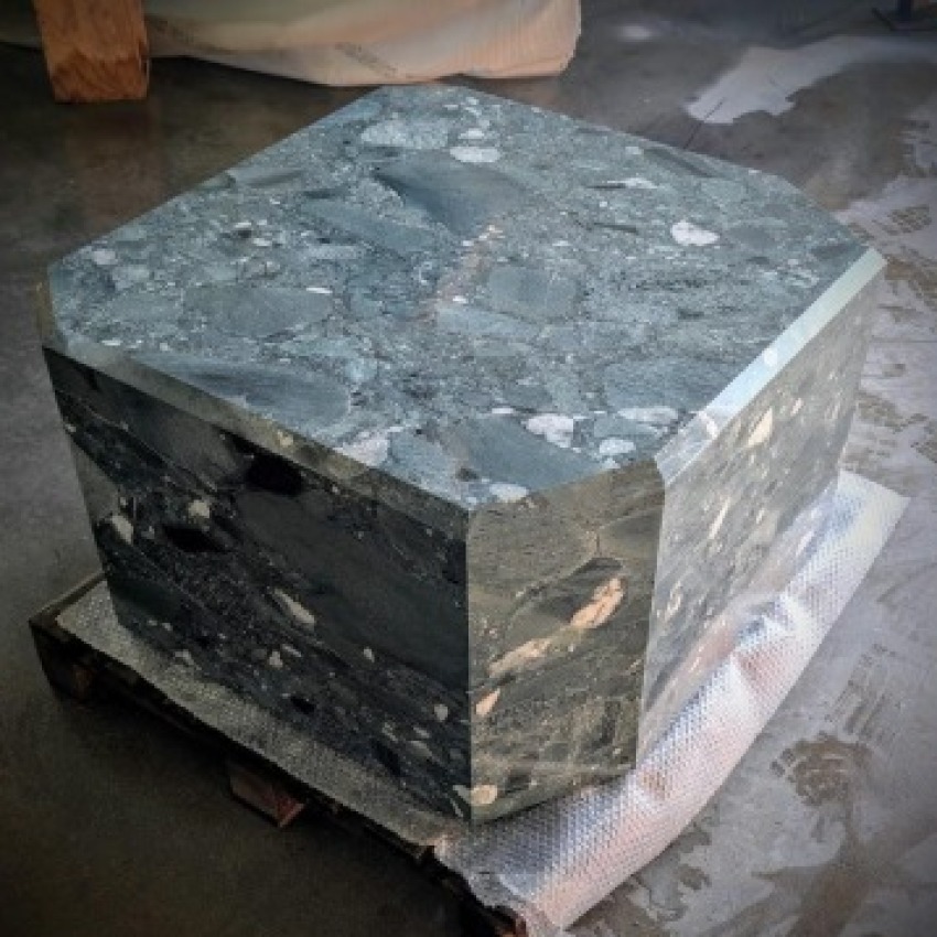 Ramella Graniti Realizzazioni Basamento per scultura in Verde Salvan